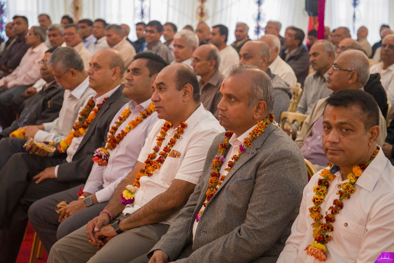©1987-2017 SKS Swaminarayan Temple East London